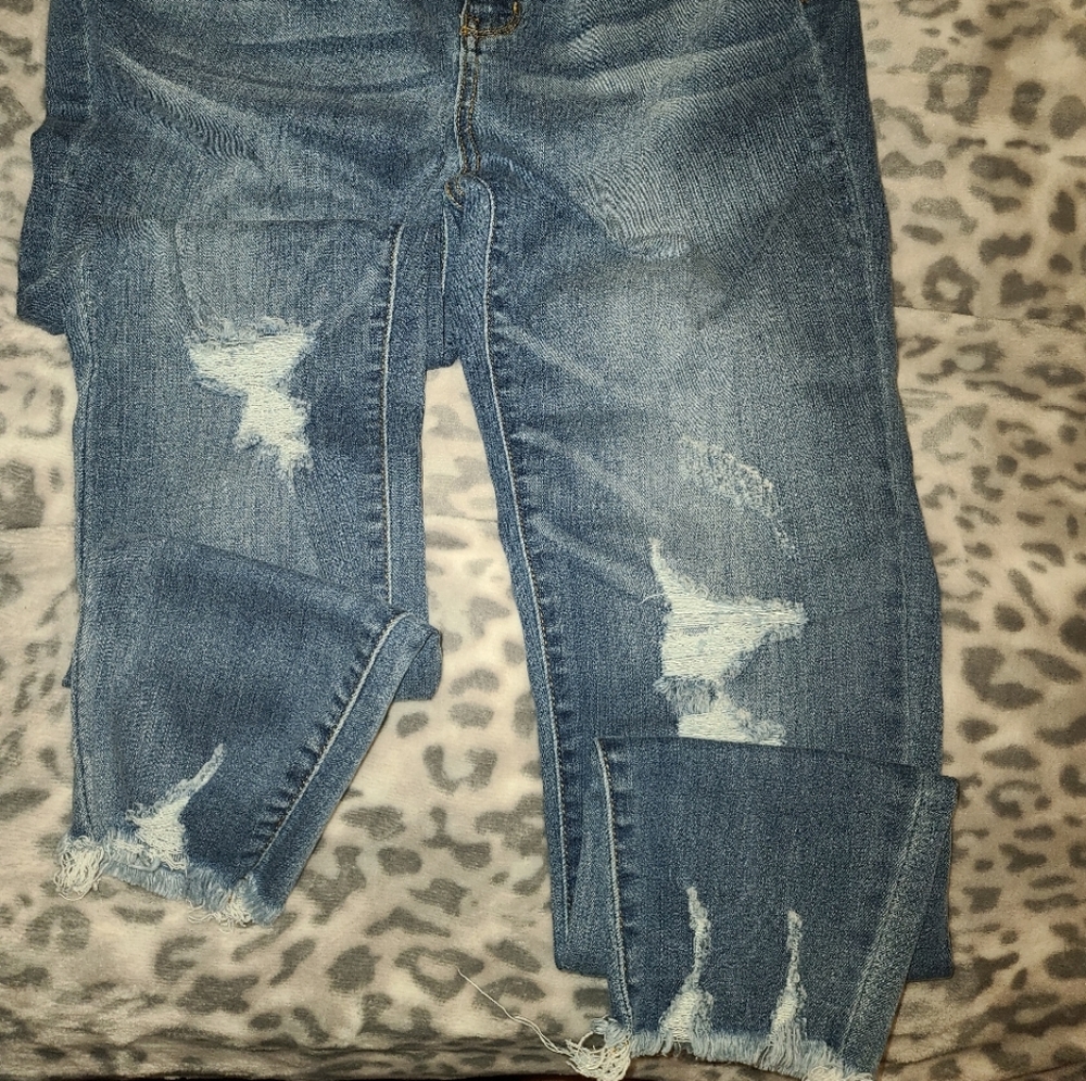 Judy blue skinny fit distressed jeans size 13